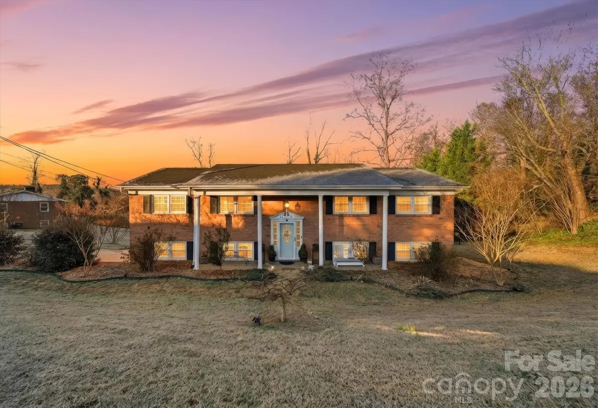 6719 Lakeview Terrace, Hickory, NC 28601 - Image #1