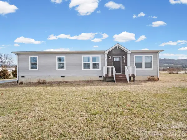 1796 Pilot Mountain Road, Hendersonville, NC 28792