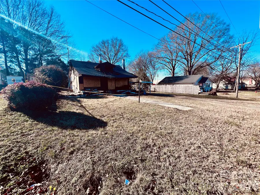 506 E Washington Avenue, Bessemer City, NC 28016 - Image #2