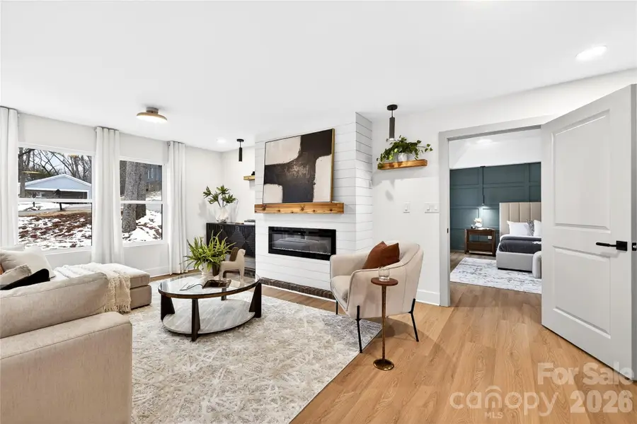 2011 E Barden Road, Charlotte, NC 28226 - Image #2