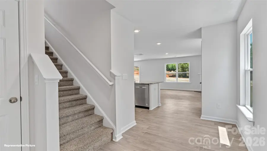 643 13th Avenue Drive Ne, Hickory, NC 28601 - Image #2