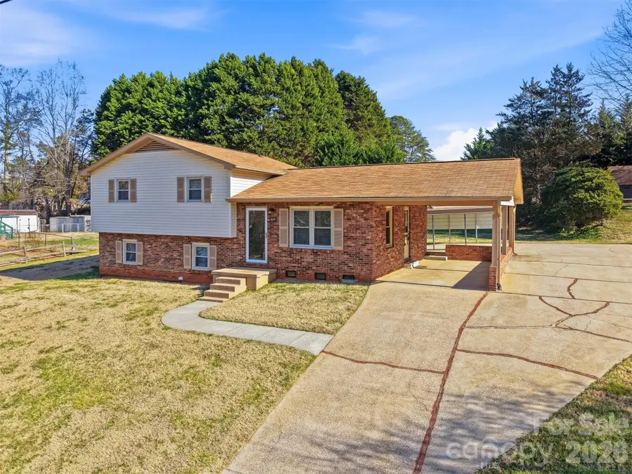 5026 W Piedmont Circle, Conover, NC 28613 - Image #2