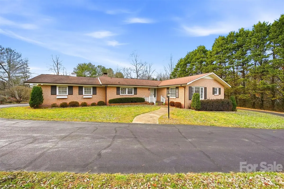 406 Wedgewood Place Sw, Lenoir, NC 28645 - Image #1