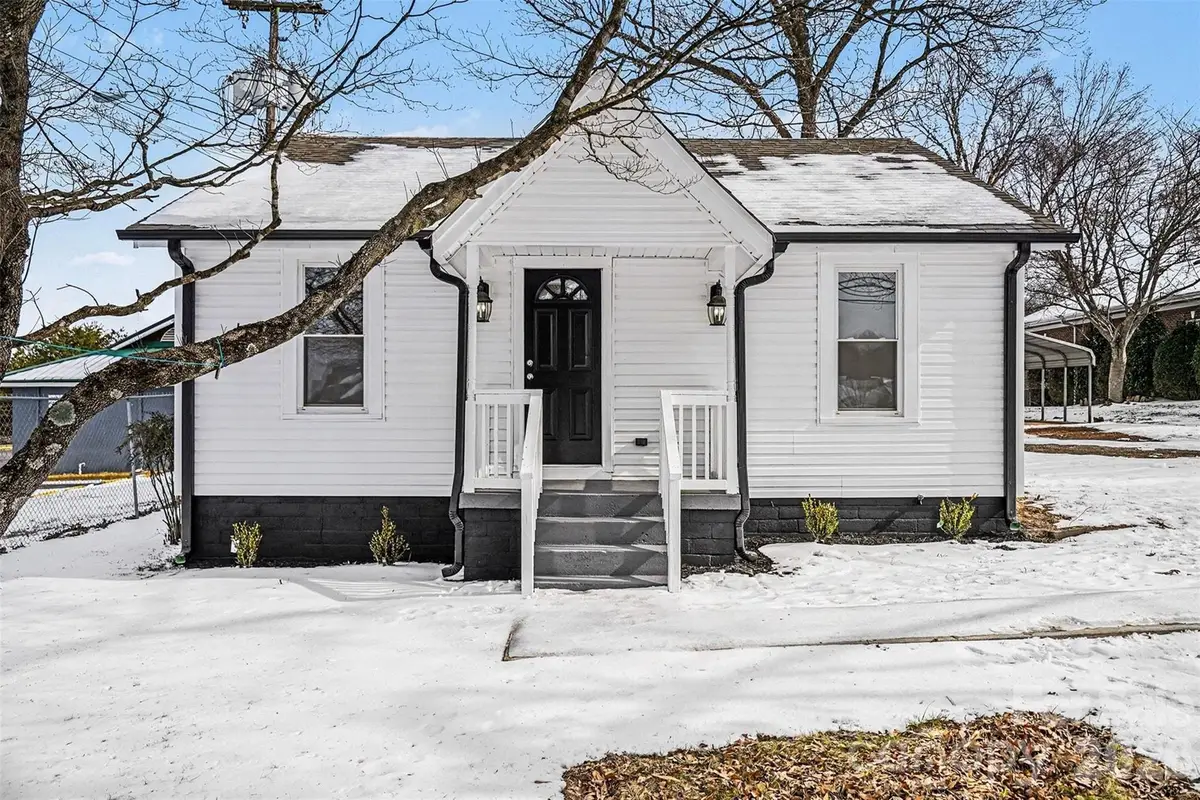 3042 N Oxford Street, Claremont, NC 28610 - Image #1