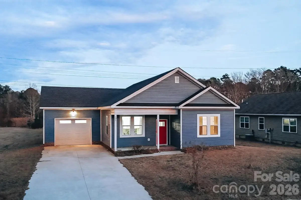 121 Meadow Ridge Lane, Coinjock, NC 27923 - Image #1