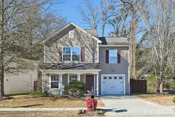1202 Pinehaven Court, Charlotte, NC 28215