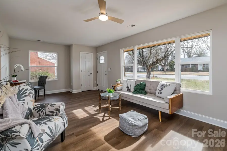 445 Hillcrest Drive, Statesville, NC 28677 - Image #3