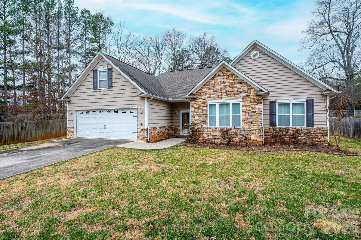 1825 Plaza Drive, Hickory, NC 28602 - Image #1