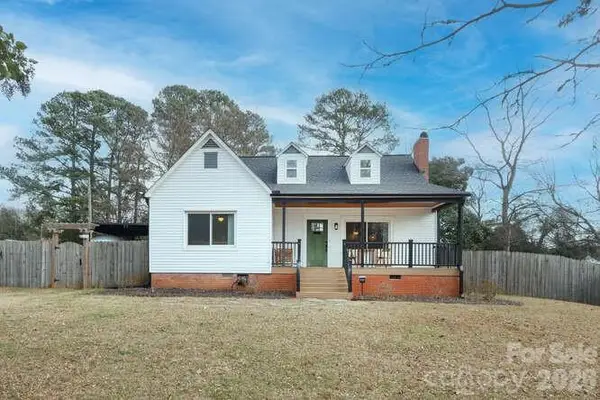 1609 Forsythia Circle, Charlotte, NC 28208