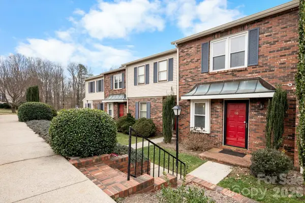 2705 N Center Street #60, Hickory, NC 28601