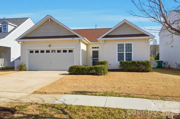 9814 Forest Run Lane, Charlotte, NC 28277