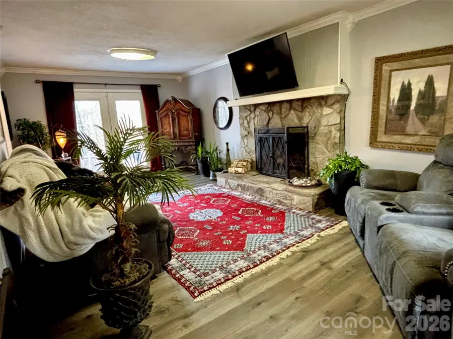 209 Cottonwood Drive, Mount Holly, NC 28120 - Image #3