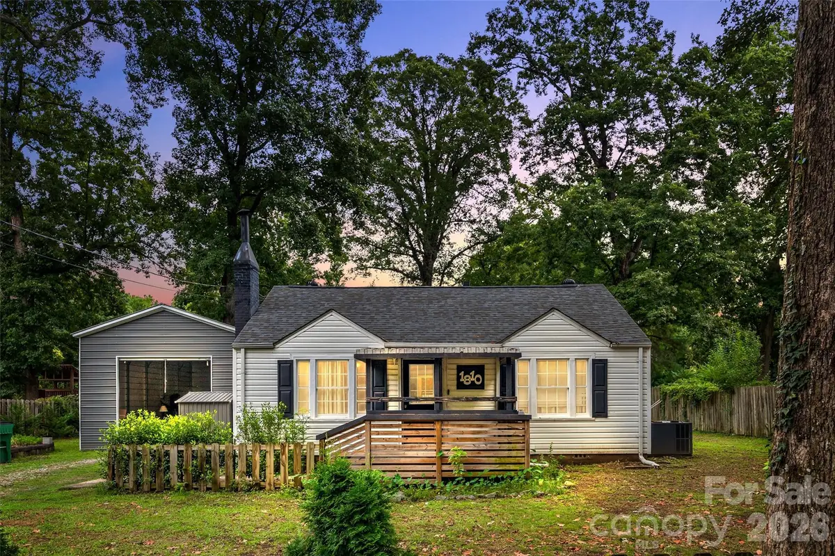 1810 Lisbon Lane, Charlotte, NC 28269 - Image #1