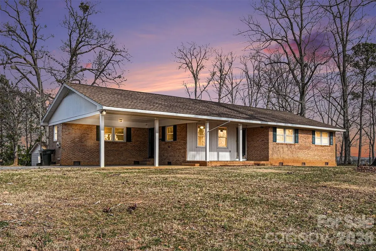 238 Lakeview Drive, Blacksburg, SC 29702 - Image #1