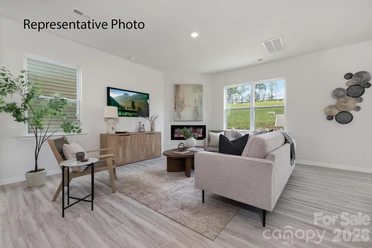 2062 10th Street Se, Hickory, NC 28602 - Image #1