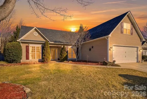 109 N Sunberry Trail, Fletcher, NC 28732