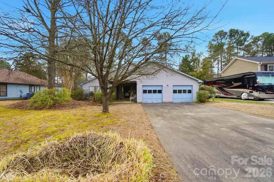 11209 Snapfinger Drive, Charlotte, NC 28277 - Image #3