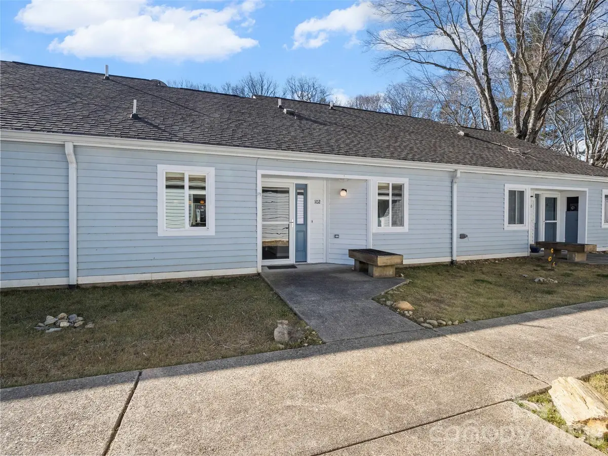 102 Llama Way, Black Mountain, NC 28711 - Image #1