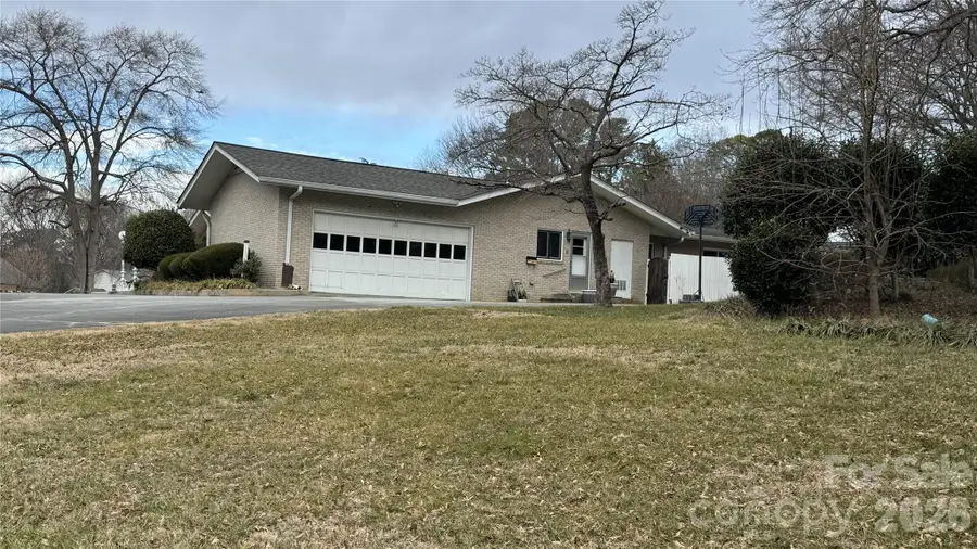 938 Sandswood Drive, Gastonia, NC 28054 - Image #2