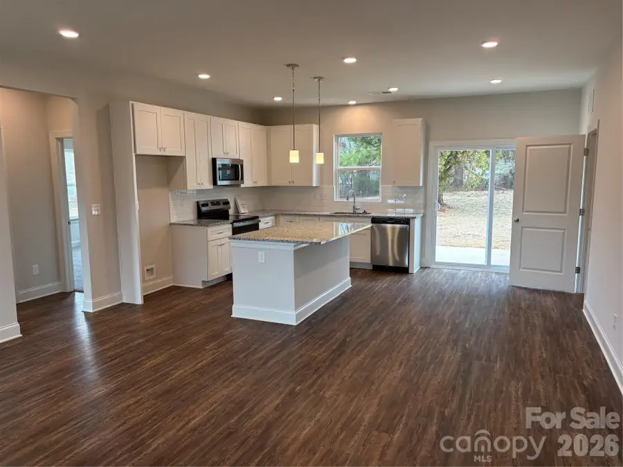 605 E Hartford Avenue, Bessemer City, NC 28016 - Image #2