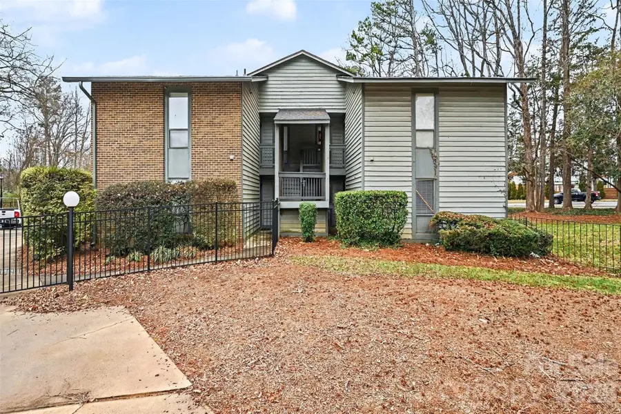 4906 Sardis Road, Charlotte, NC 28270 - Image #2