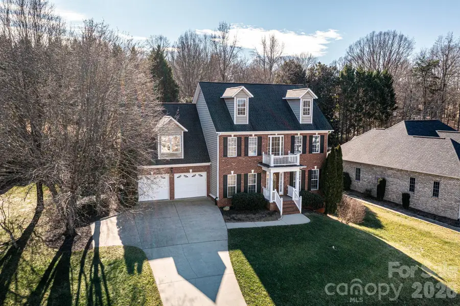 5045 Old River Drive, Hickory, NC 28602 - #2