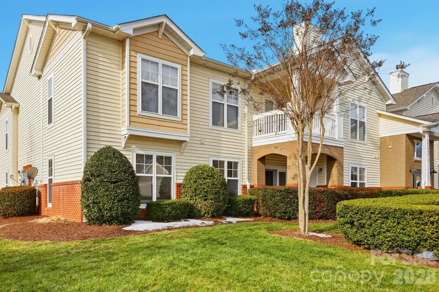 16608 Amberside Road E, Cornelius, NC 28031 - Image #2