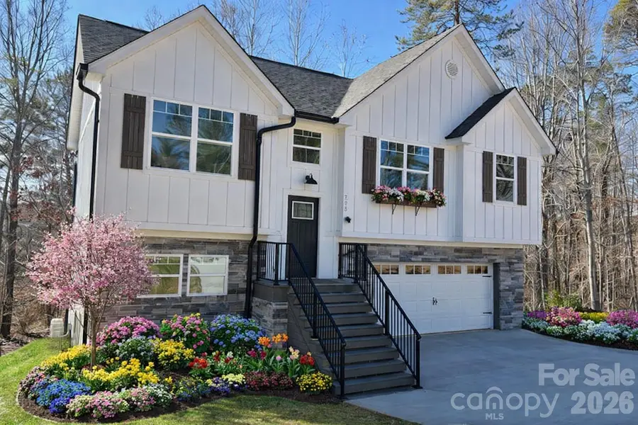 420 Scarlett Oak Court Ne, Lenoir, NC 28645 - Image #2
