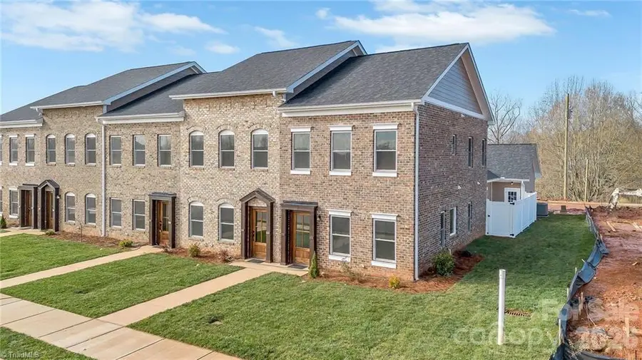 2111 24th Street Lane Se, Hickory, NC 28602 - Image #3