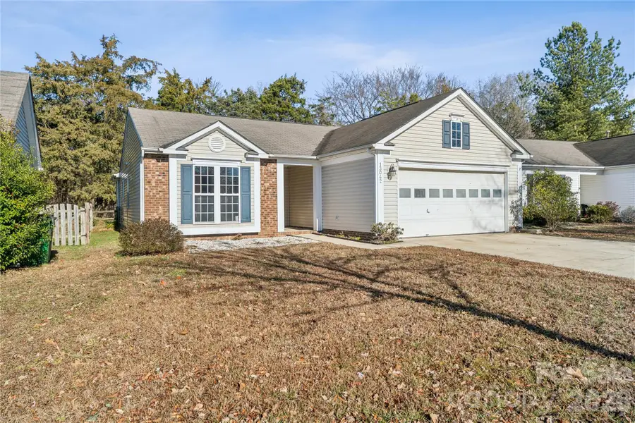 13042 Planters Row Drive, Charlotte, NC 28278 - Image #2