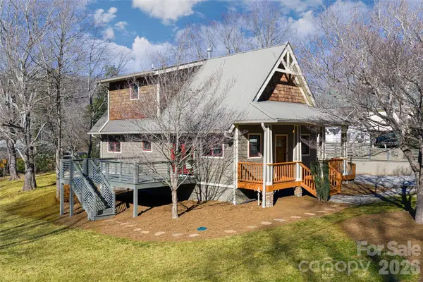 829 N Oconeechee Avenue, Black Mountain, NC 28711