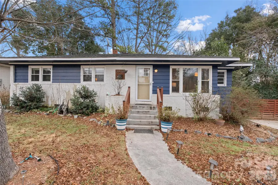 3900 Tipperary Place, Charlotte, NC 28215 - Image #2