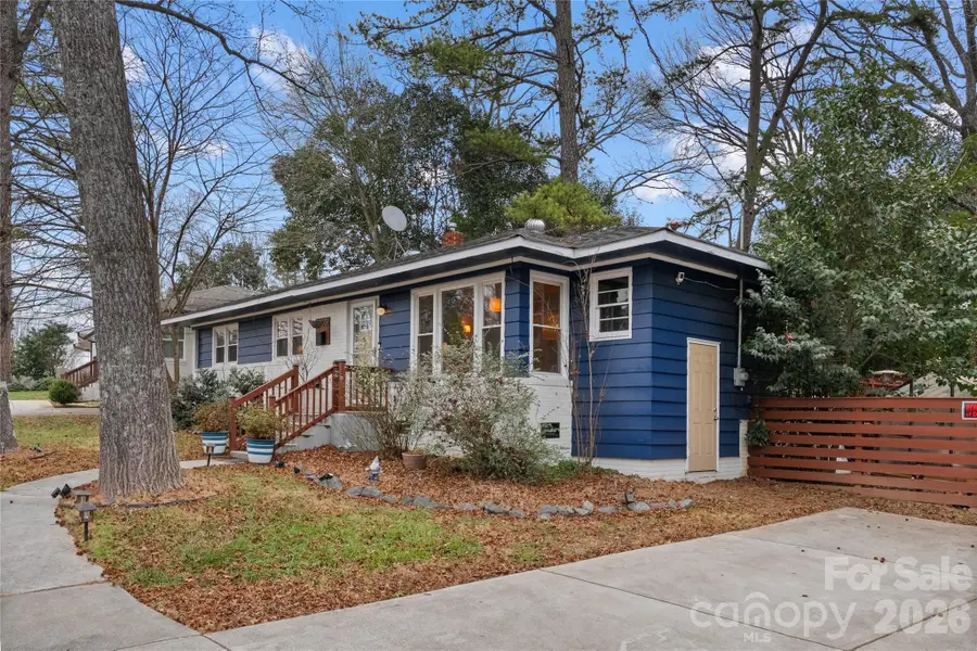 3900 Tipperary Place, Charlotte, NC 28215 - Image #3