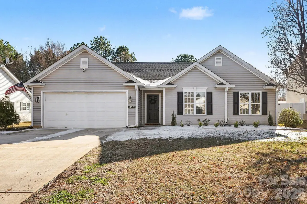 13941 Ballyshannon Lane, Charlotte, NC 28278 - Image #1