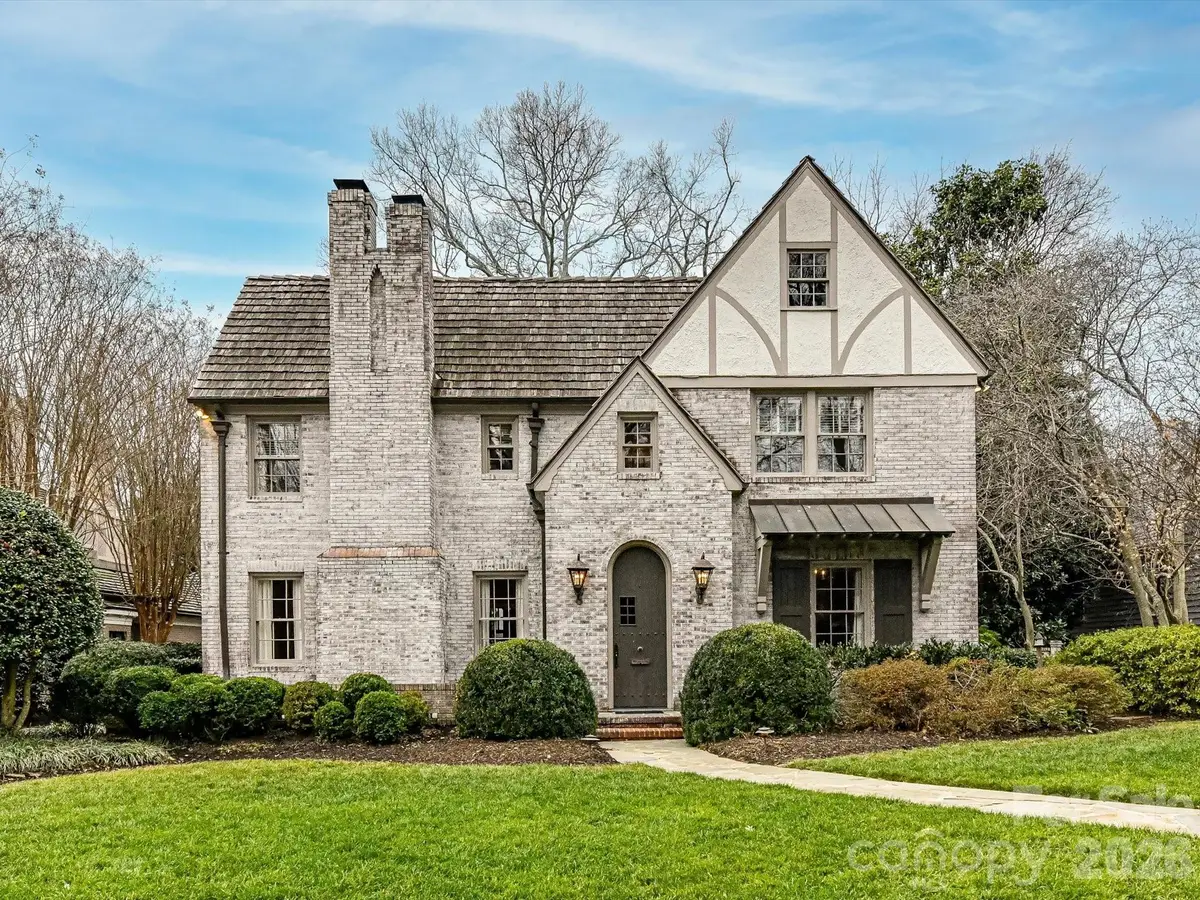 1126 Queens Road W, Charlotte, NC 28207 - Image #1