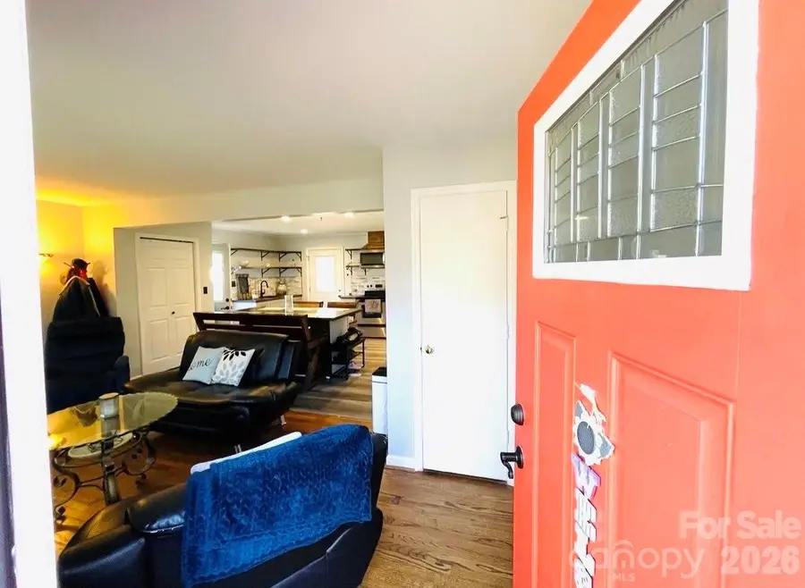 4721 Farm Pond Lane, Charlotte, NC 28212 - Image #2