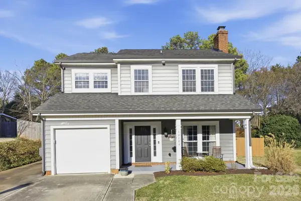 12104 Woodside Falls Road, Pineville, NC 28134