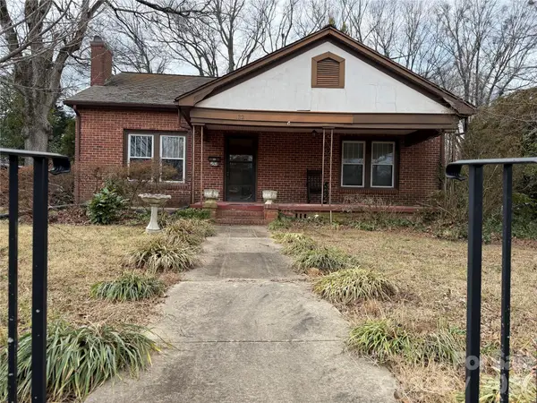 132 W Stewart Avenue, Mooresville, NC 28115