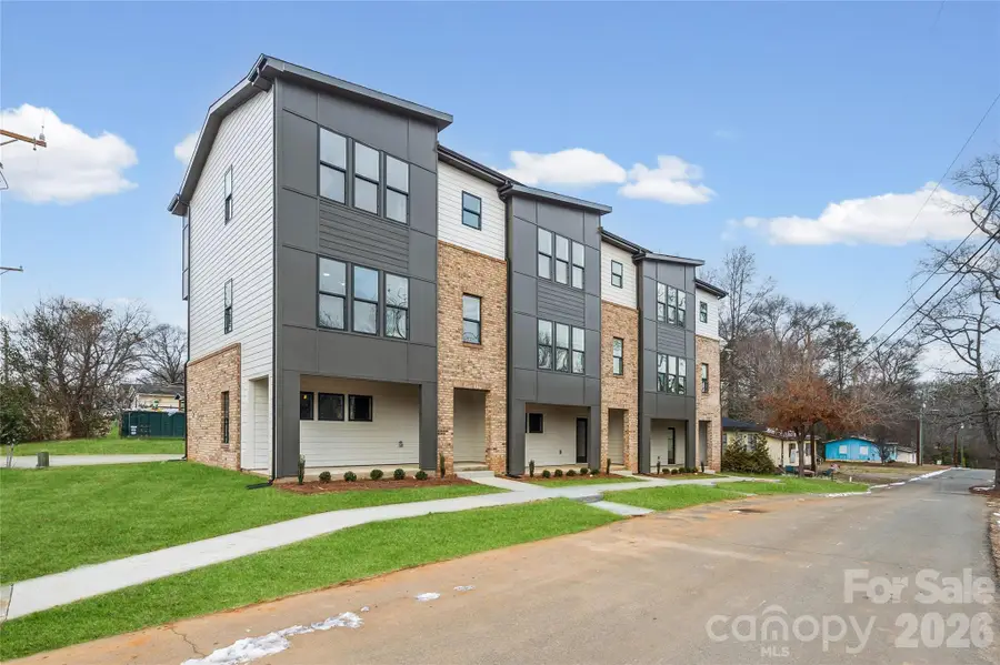 401 Lee Street #B, Mount Holly, NC 28120 - Image #3