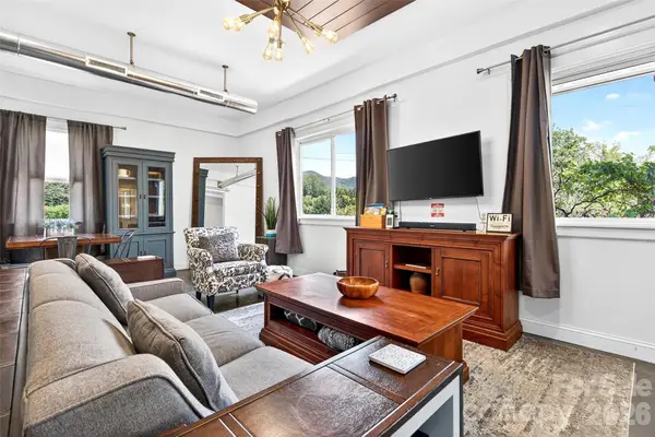 626 Old Lytle Cove Road, Swannanoa, NC 28778