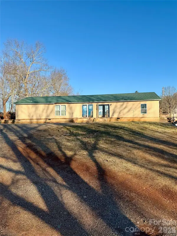 600 Scottdale Road, Canton, NC 28716