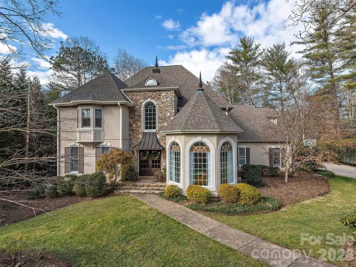 335 Red Fox Circle, Asheville, NC 28803 - Image #1