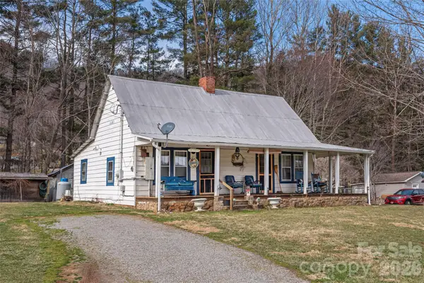 1496 Allens Creek Road, Waynesville, NC 28786