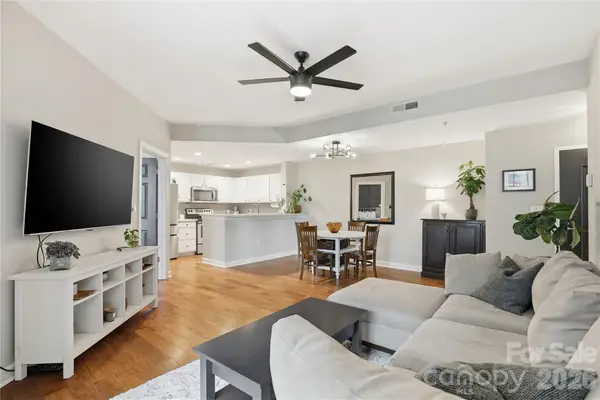 718 W Trade Street #305, Charlotte, NC 28202