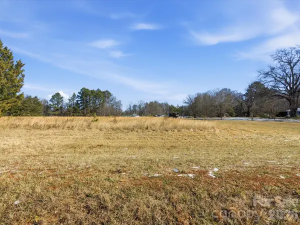 5822 Oakridge Road, Clover, SC 29710