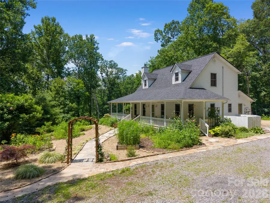 109 Paradise Circle, Clyde, NC 28721 - Image #2