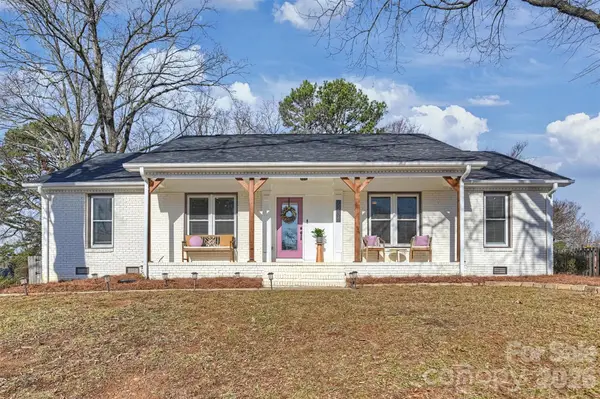 6234 Ashcrest Drive, Charlotte, NC 28217