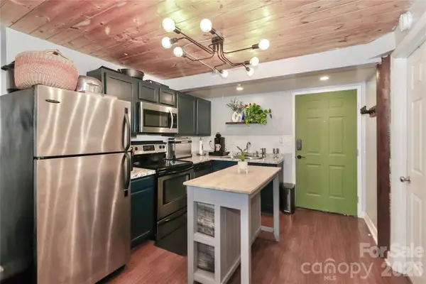 201 S Hoskins Road #315, Charlotte, NC 28208