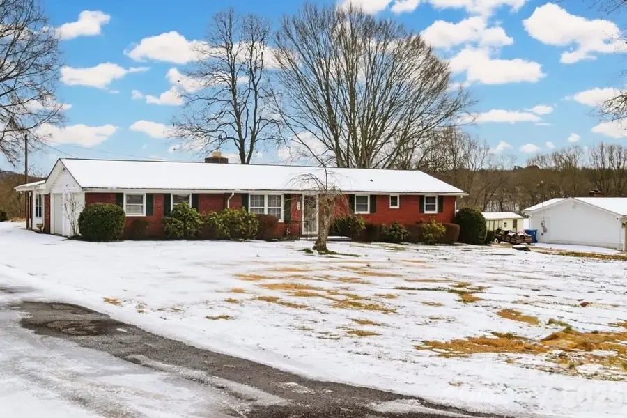 76 Eastview Court, Taylorsville, NC 28681 - Image #3