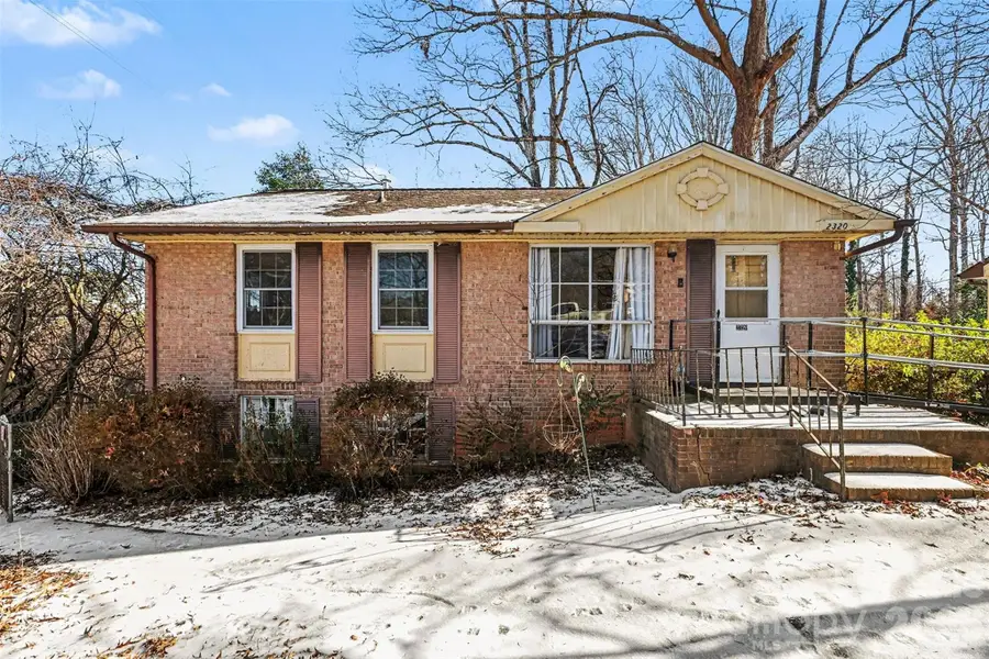 2320 Vinton Drive, Dallas, NC 28034 - Image #3